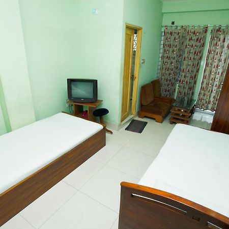 Hotel Star Park Dakhin Kattali Стая снимка