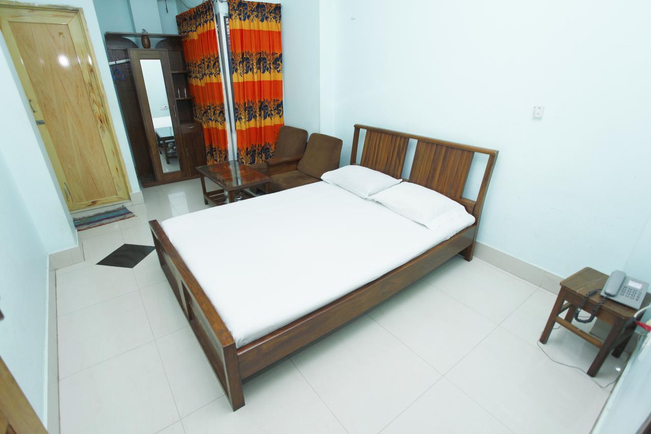 Hotel Star Park Dakhin Kattali Стая снимка
