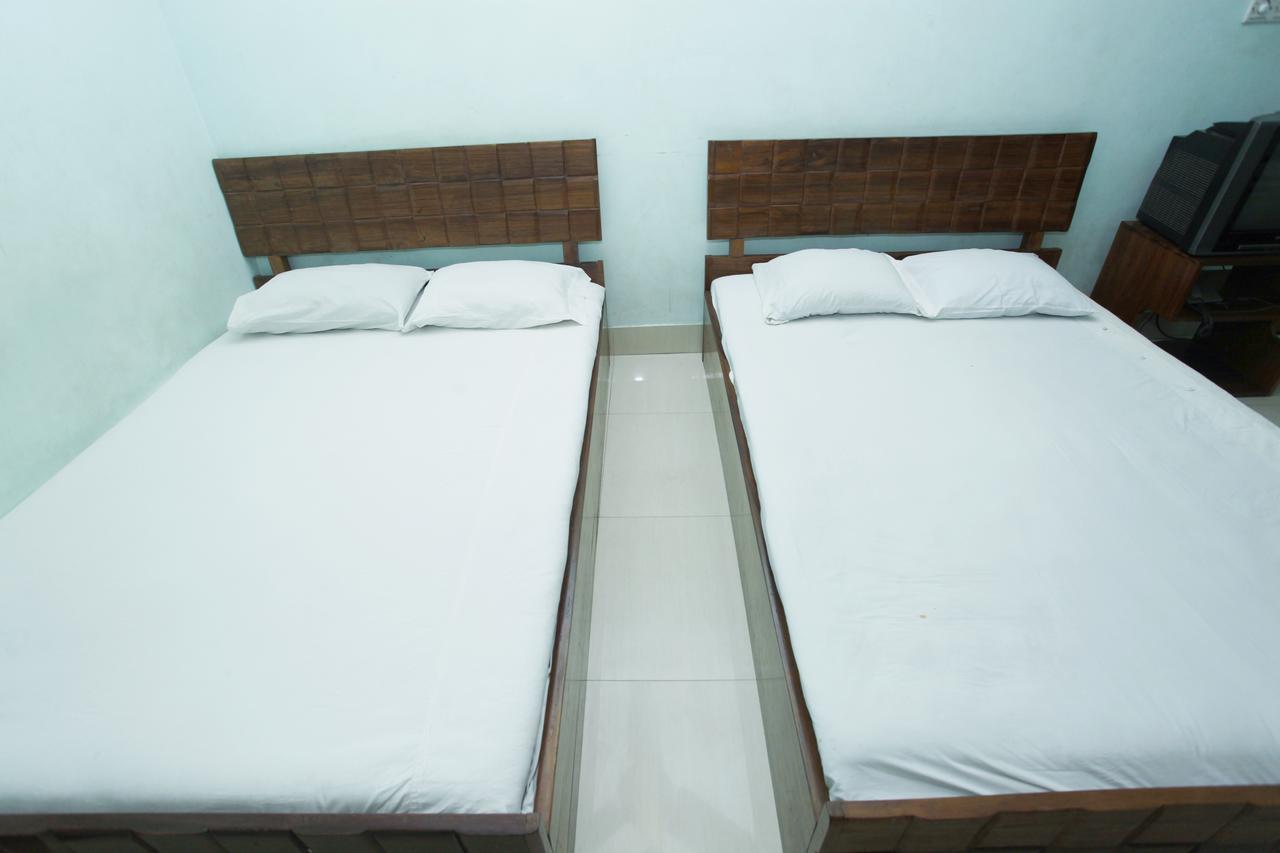 Hotel Star Park Dakhin Kattali Стая снимка