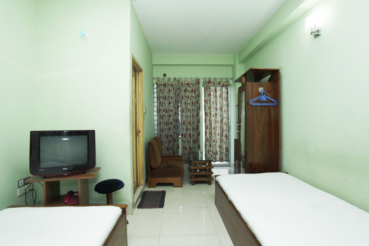 Hotel Star Park Dakhin Kattali Стая снимка