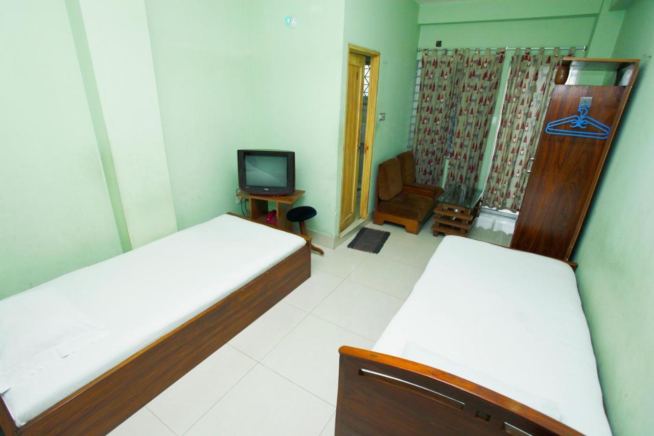Hotel Star Park Dakhin Kattali Стая снимка