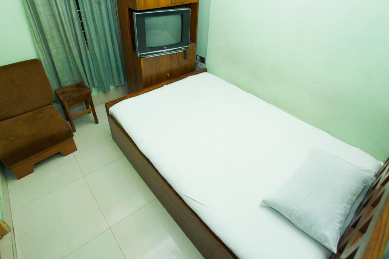 Hotel Star Park Dakhin Kattali Стая снимка